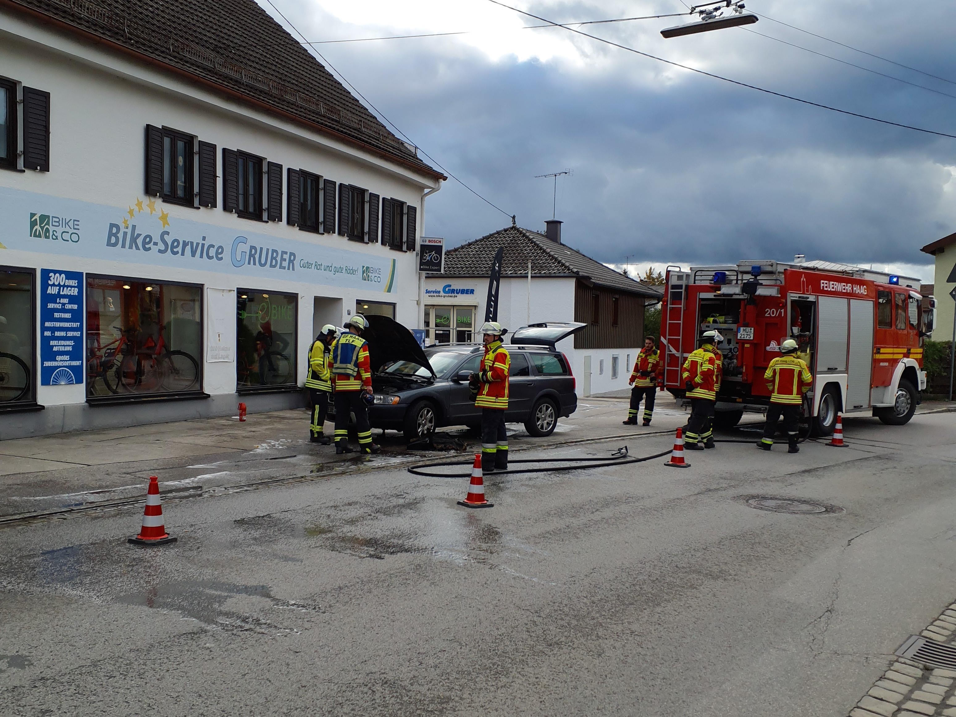 B2 - Fahrzeugbrand in der Wasserburger Str.