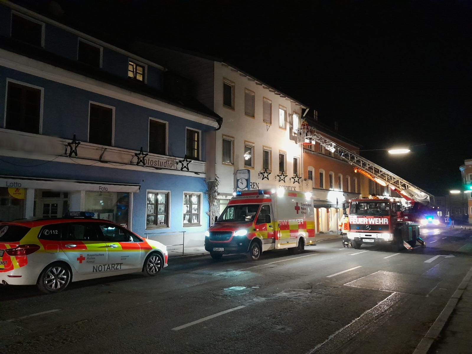 THL Rettungskorb - Drehleiterrettung in der Hauptstraße